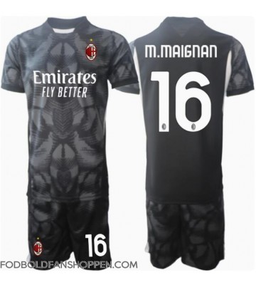 AC Milan Mike Maignan #16 Målmand Hjemmebanetrøje Børn 2024-25 Kortærmet (+ Korte bukser)